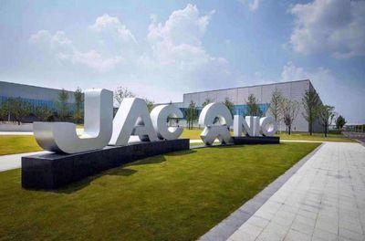 新舊勢力聯手，新造車勢力抱團傳統車企大腿管用嗎？