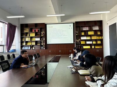 經濟貿易咨詢能力提升 經貿學院舉辦社科項目申報與決策咨詢報告撰寫專題講座